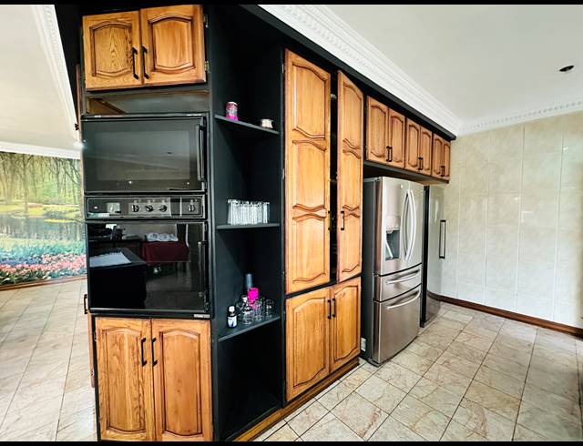4 BEDROOM HOUSE FOR SALE IN LAMBTON